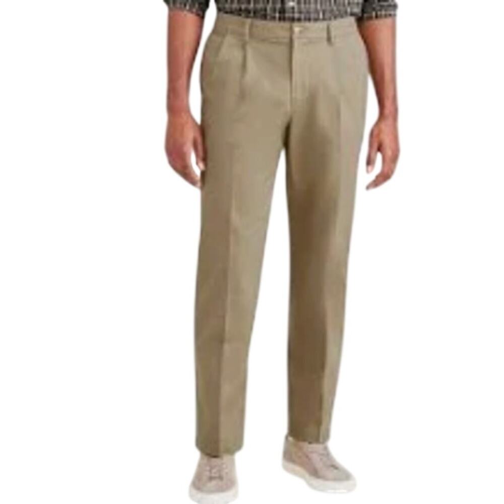 Dockers Men's Khakis Tan Pleated Classic no wrinkle Pants size 38